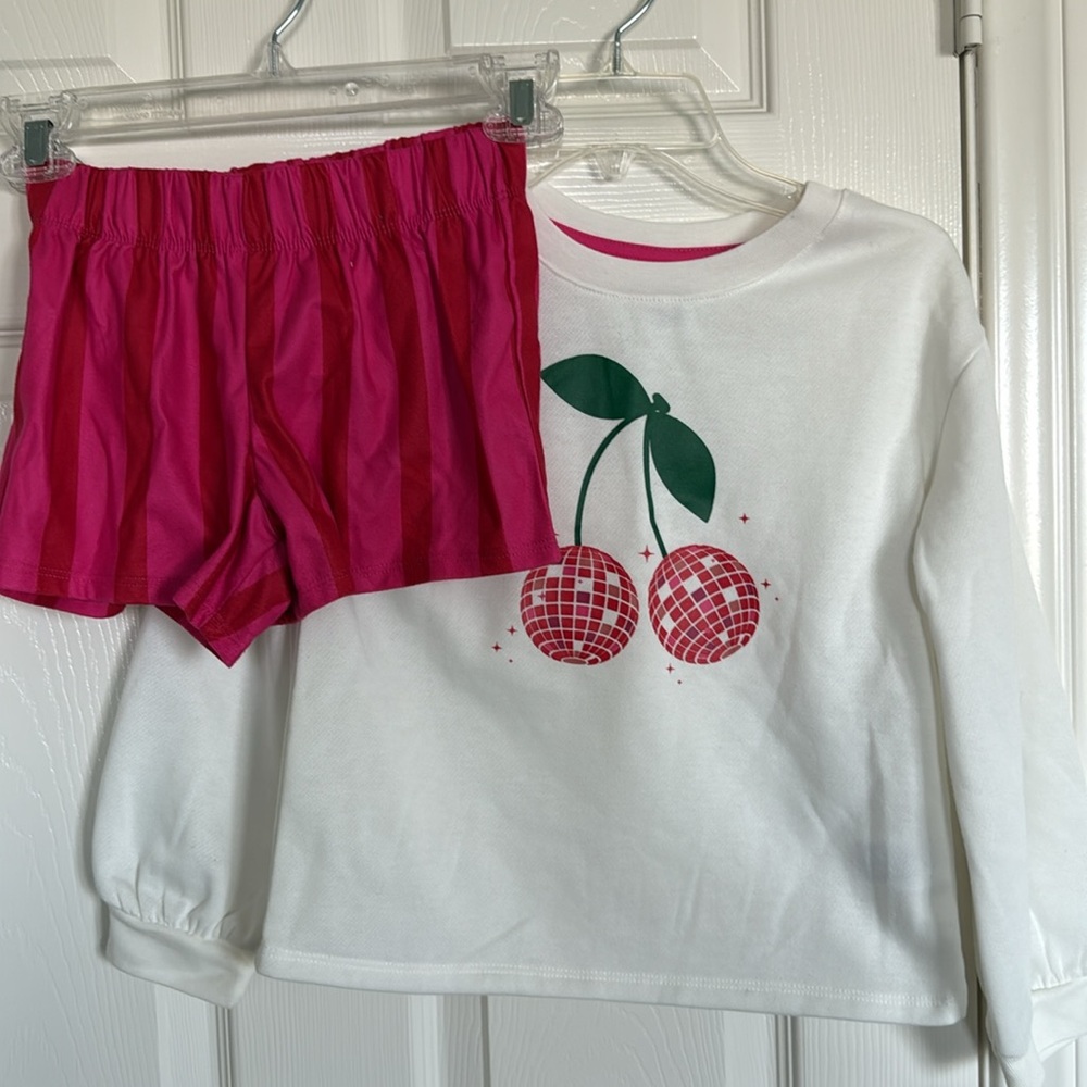 Girls' 2pc Full Sleeve Graphic Sweatshirt and Shorts Pajama Set with Cherries Sm